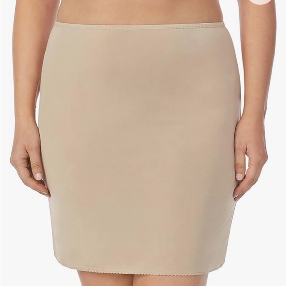 NWT Jones New York Women's Half Slip 19 inch size medium - Picture 1 of 3